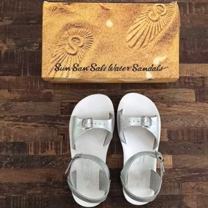 Girls Silver Saltwater Sandals by Hoy